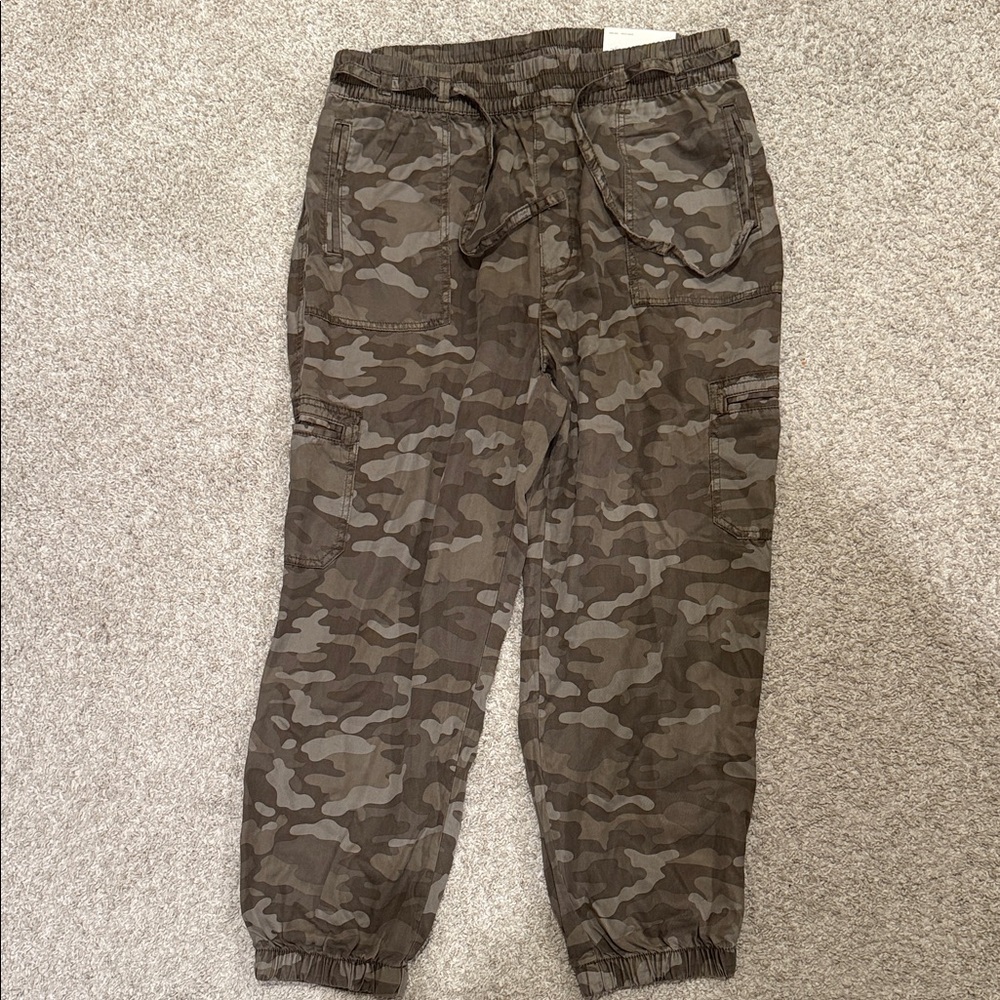 NWT Camouflage Cargo Pants